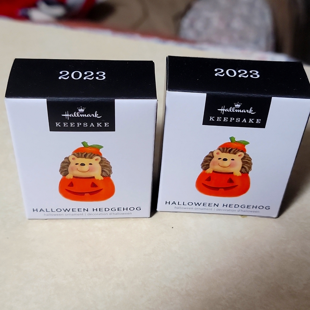 Brand new 2pcs Hallmark 2032 Halloween Hedgehog Ornaments